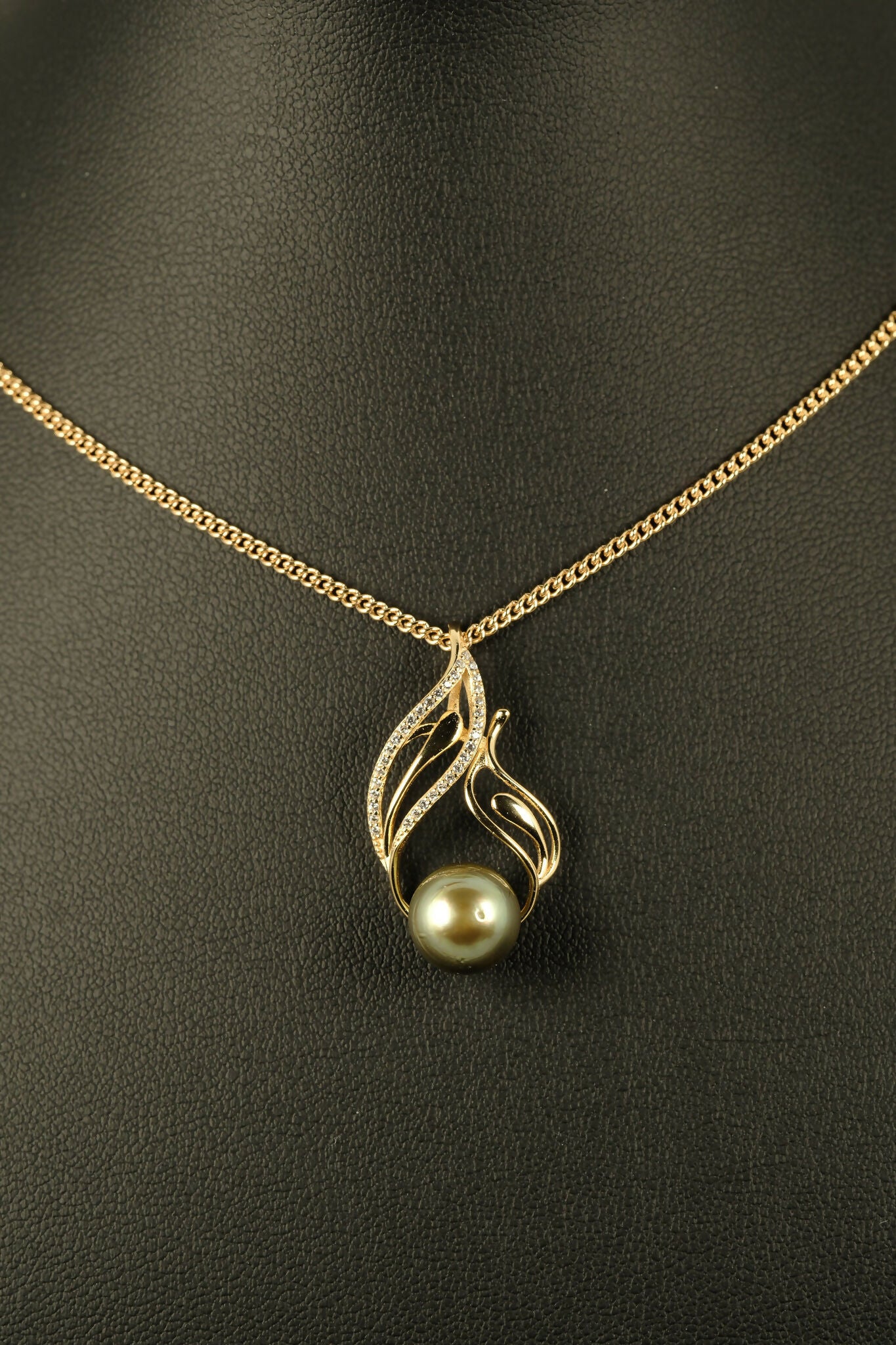 Nalu Pistachio Tahitian Pearl Necklace